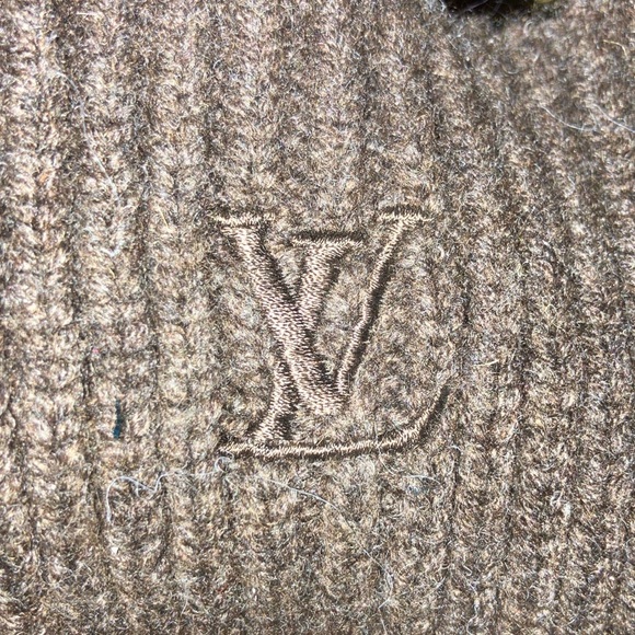 Vintage Authentic Louis Vuitton heels. 👠 - Picture 2 of 5